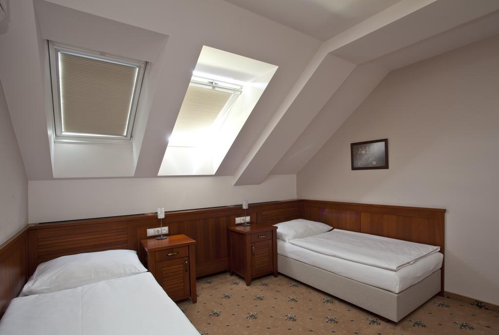 Hotel Tacl Holesov Exterior photo